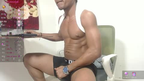 Snapshot of maik_alen chatting on 05.27.26 . Maik Alen . online show from 05.27.26