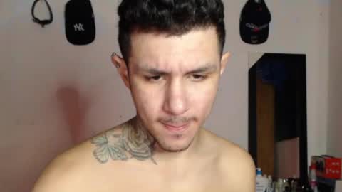 Snapshot of maikjameshot chatting on 11.28.25 maikjameshot online show from 11.28.25