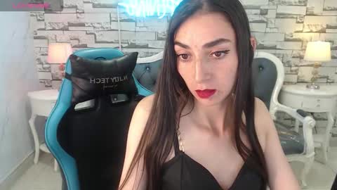 Snapshot of maily_a_ chatting on 09.21.25 Maily online show from 09.21.25