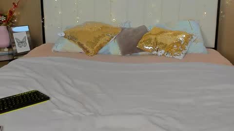 Snapshot of mailymilf chatting on 11.28.25 Sofi online show from 11.28.25