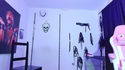 Mailyn online show from 12.19.24