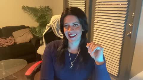 Snapshot of maira83cd chatting on 01.09.25 Maira online show from 01.09.25