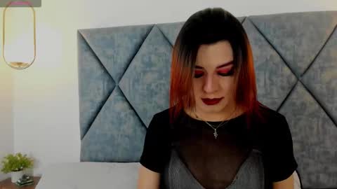 Snapshot of maiskeenzamara chatting on 12.19.25 Zamara.... online show from 12.19.25