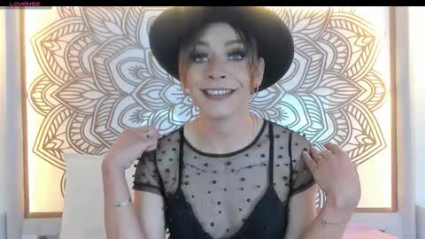 Snapshot of maiskeenzamara chatting on 02.06.26 Zamara.... online show from 02.06.26