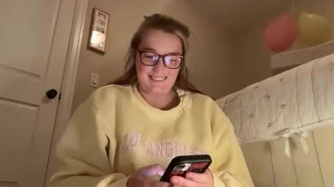 Snapshot of maisystellaxx chatting on 03.26.26 maisystellaxx online show from 03.26.26