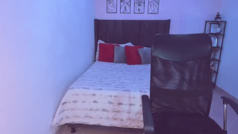 Snapshot of maite_kanes chatting on 02.08.25 Maite online show from 02.08.25