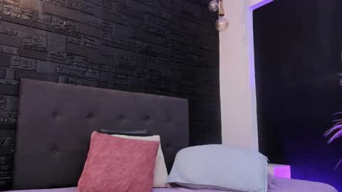 maite_smith69 online show from 10.21.25