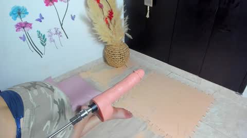 majosworld_21 online show from 09.14.25