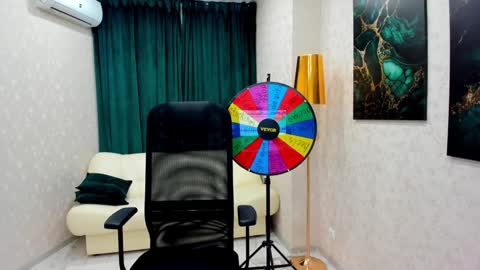 Chloe online show from 02.04.25