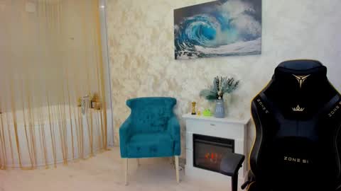 Chloe online show from 10.10.25