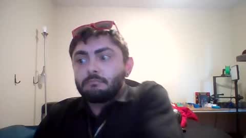 Snapshot of mako4eva chatting on 12.16.25 mako4eva online show from 12.16.25