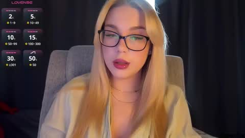 Snapshot of maksisisia chatting on 02.16.26 maksisisia online show from 02.16.26