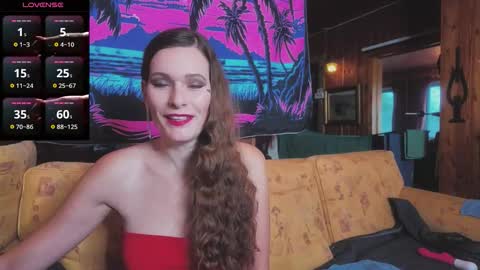 Snapshot of mal_meow chatting on 11.24.25 Mal Dee online show from 11.24.25