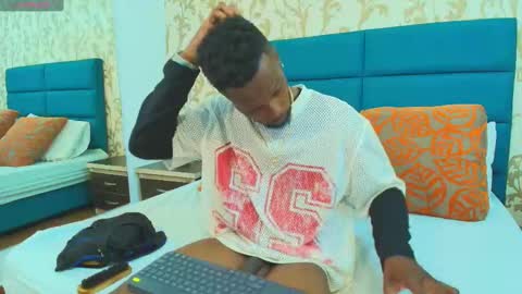 Snapshot of malcompierce chatting on 09.28.25 Malcom online show from 09.28.25