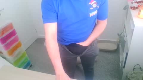 malecamslave18 online show from 12.19.25