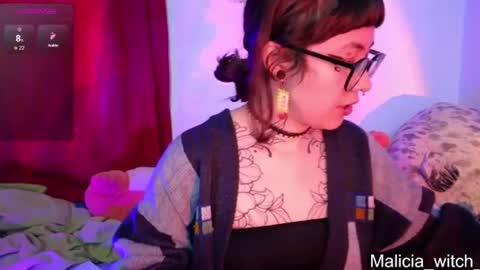 Mar  Alicia     Rosie  v A L I C I A W I T C -  Meg Cherie online show from 08.05.26