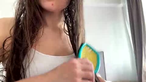 Snapshot of malinka_sweet19 chatting on 10.26.25 malinka_sweet19 online show from 10.26.25