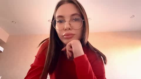 Phoebe online show from 05.26.26