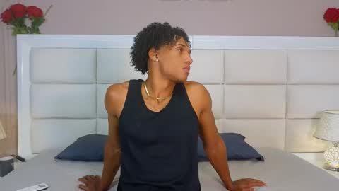 Snapshot of malkongarcia chatting on 12.13.25 malkongarcia online show from 12.13.25