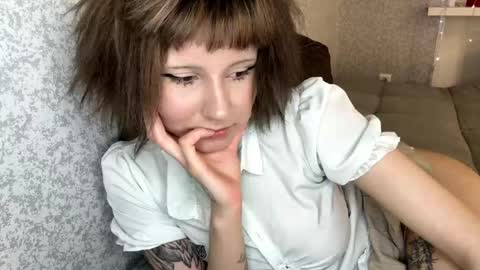 Snapshot of malliissa chatting on 04.16.26 Eva online show from 04.16.26