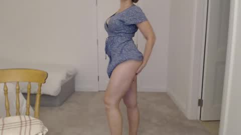 mallinia online show from 02.12.25