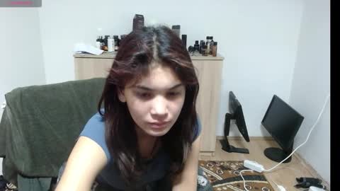 Snapshot of mallorymyers chatting on 11.17.25 mallorymyers online show from 11.17.25