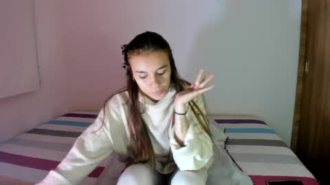 instagram  nueela   online show from 04.05.26