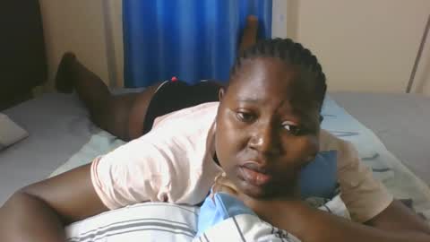 Snapshot of mamasita2023 chatting on 02.14.25 mamasita2023 online show from 02.14.25