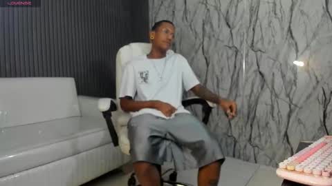 man_san11 online show from 11.22.25