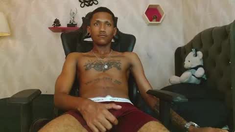 Snapshot of man_sant11 chatting on 09.29.25 man_sant11 online show from 09.29.25