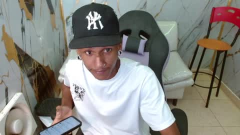 Snapshot of man_sant11 chatting on 04.04.26 man_sant11 online show from 04.04.26