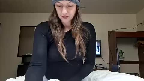 Snapshot of mandibliss chatting on 11.20.25 Mandi Bliss online show from 11.20.25