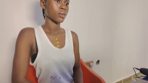 Snapshot of mandymia chatting on 10.13.25 mandymia online show from 10.13.25