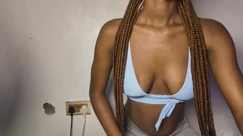 Snapshot of mandymia chatting on 11.24.25 mandymia online show from 11.24.25