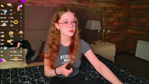 Snapshot of mandymilson chatting on 12.08.24 Mandy online show from 12.08.24