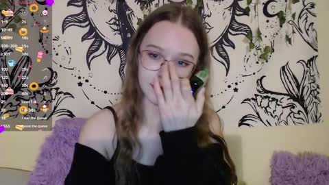 Snapshot of mandymilson chatting on 02.09.25 Mandy online show from 02.09.25