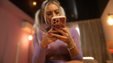 Snapshot of mandypeas chatting on 09.28.25 Anto Lovense is Active My pleasure is in your hands Private is Open online show from 09.28.25