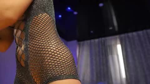 Snapshot of mandypeas chatting on 11.18.25 Anto Lovense is Active My pleasure is in your hands Private is Open online show from 11.18.25