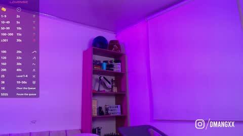 Snapshot of mangxx chatting on 11.28.25 Danny online show from 11.28.25