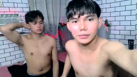 Snapshot of manhattan_men18 chatting on 02.19.25 JM18 online show from 02.19.25