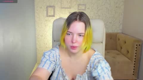 Snapshot of manic_pixie_ chatting on 02.02.25 manic_pixie_ online show from 02.02.25