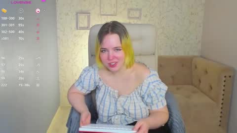 Snapshot of manic_pixie_ chatting on 02.02.25 manic_pixie_ online show from 02.02.25