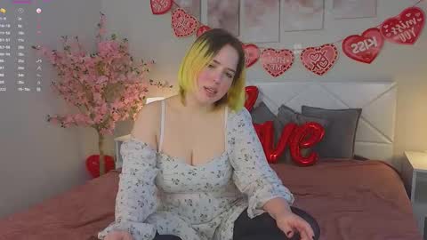 Snapshot of manic_pixie_ chatting on 02.13.25 manic_pixie_ online show from 02.13.25