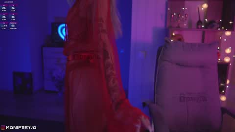 Snapshot of manifreyja chatting on 01.19.25 Amelie online show from 01.19.25