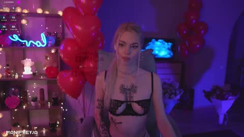 Snapshot of manifreyja chatting on 02.16.25 Amelie online show from 02.16.25