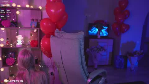 Snapshot of manifreyja chatting on 02.16.25 Amelie online show from 02.16.25