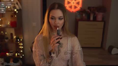 Snapshot of manifreyja chatting on 10.01.25 Amelie online show from 10.01.25