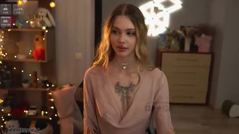 Snapshot of manifreyja chatting on 10.07.25 Amelie online show from 10.07.25