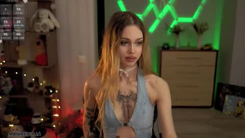 Snapshot of manifreyja chatting on 10.30.25 Amelie online show from 10.30.25