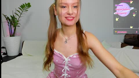 Snapshot of manita_misti chatting on 12.15.24 Manita online show from 12.15.24